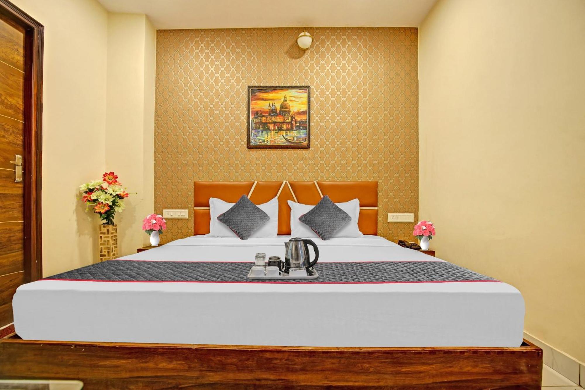 Townhouse Sky Hotel Ludhiana Exterior photo