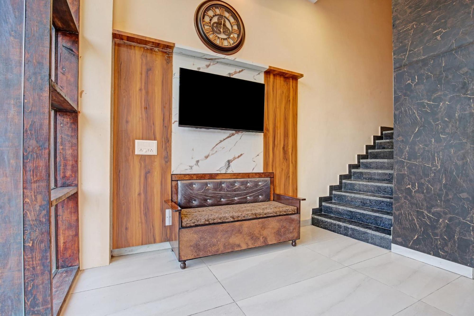 Townhouse Sky Hotel Ludhiana Exterior photo